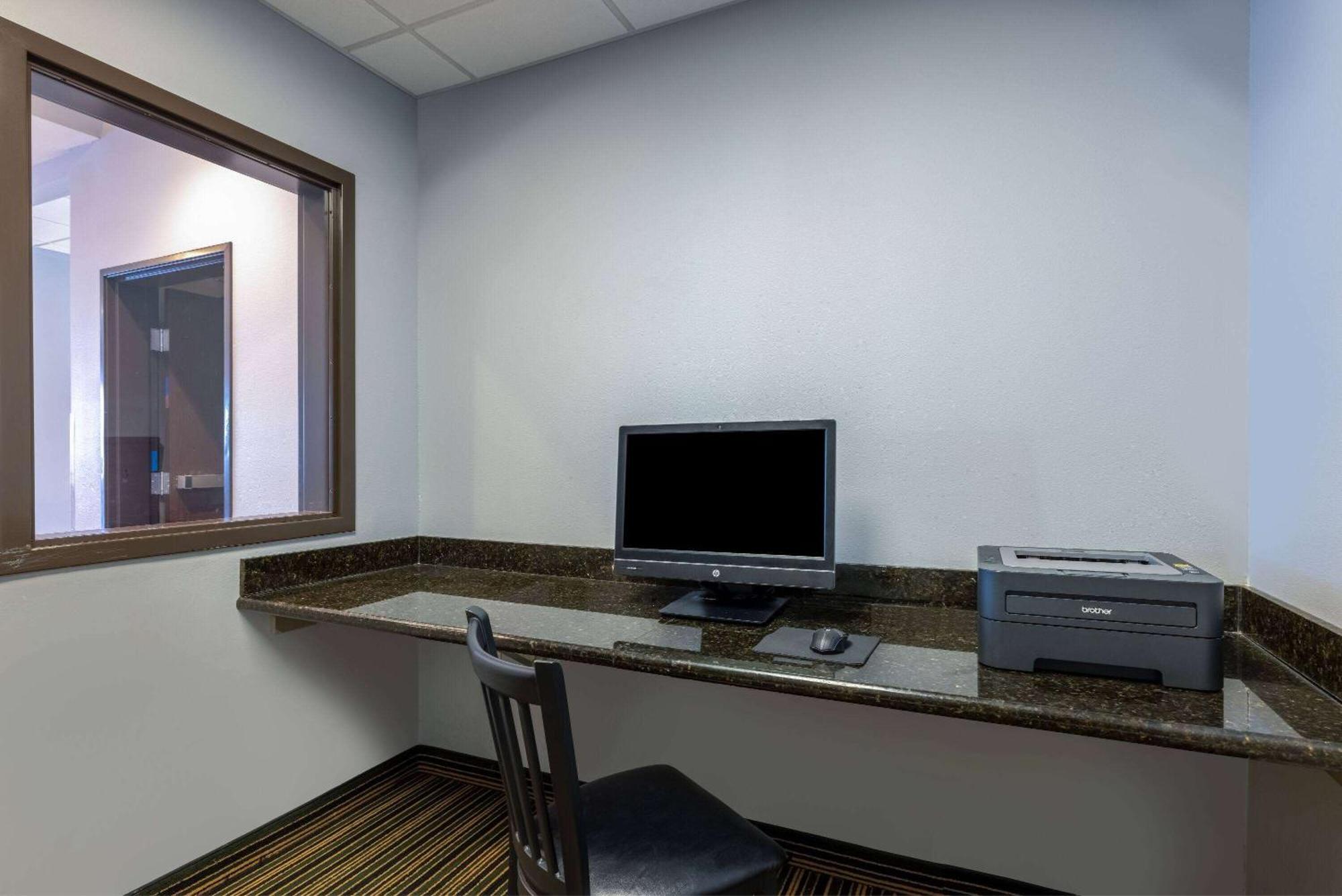 Baymont By Wyndham Rapid City Εξωτερικό φωτογραφία